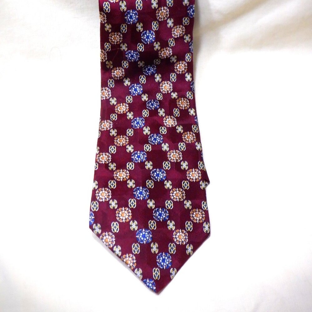 ~ TIE ~~~ HUNT CLUB ~~~ 100% Silk L3